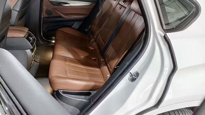 BMW X6 • 2017 • 90,955 km 14