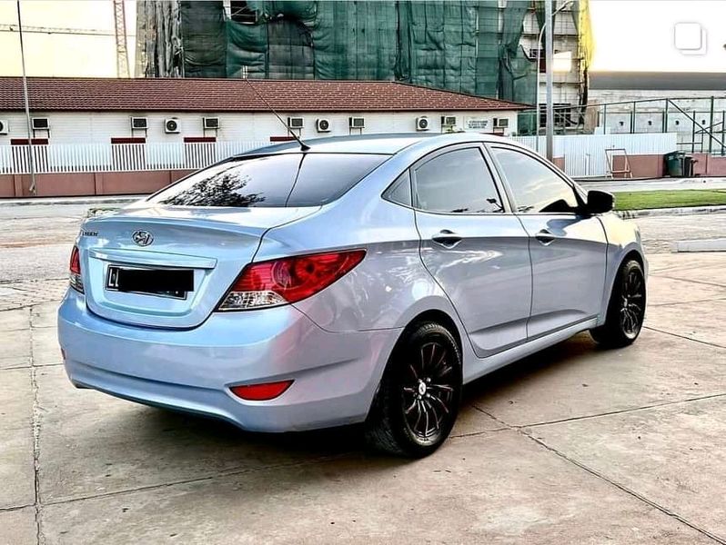 Hyundai Accent • 2017 • 50,000 km 3