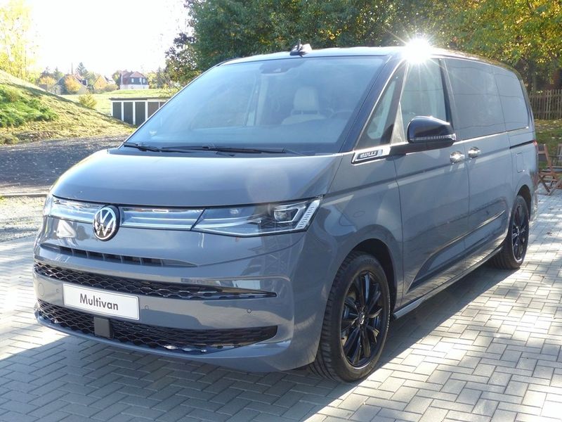 Volkswagen Multivan • 2022 • 33,980 km 1