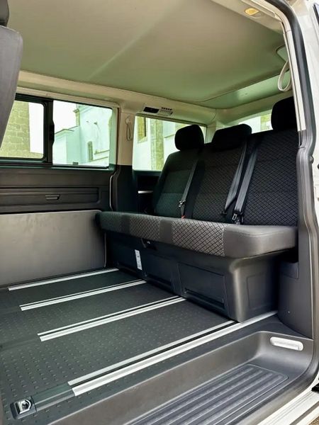 Volkswagen California • 2020 • 41,000 km 13