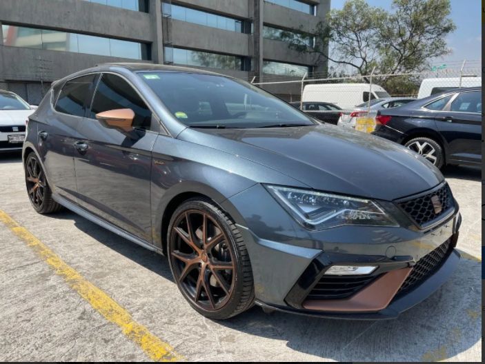 Seat Leon • 2020 • 68,000 km 4