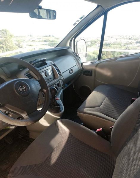 Opel Vivaro • 2009 • 249,999 km 2