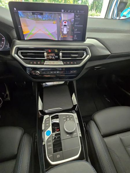 BMW X3 • 2023 • 2,433 km 8