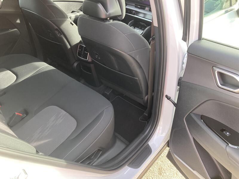 Kia Sportage • 2023 • 1,702 km 6