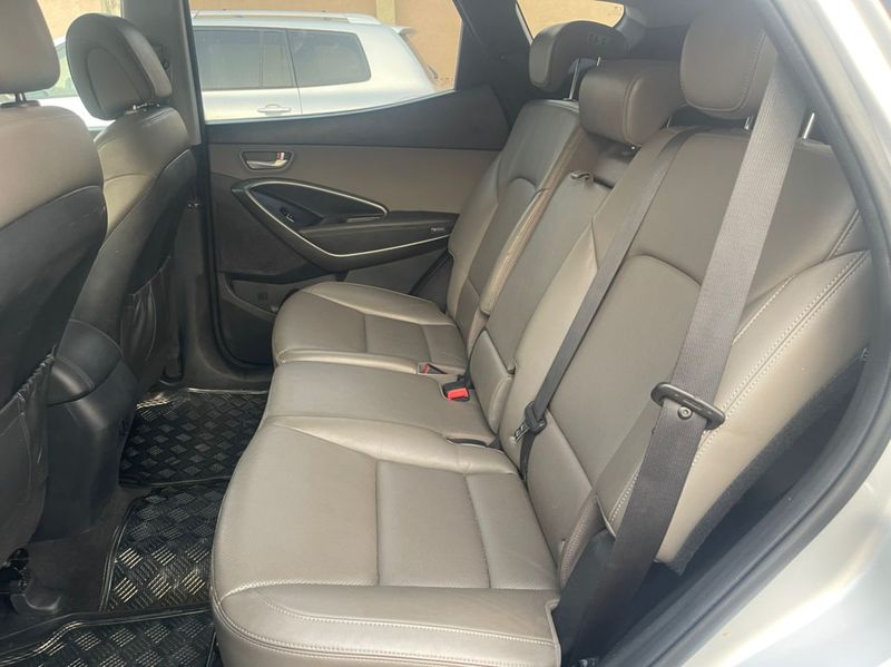 Hyundai Santa Fe • 2016 • 50,000 km 3