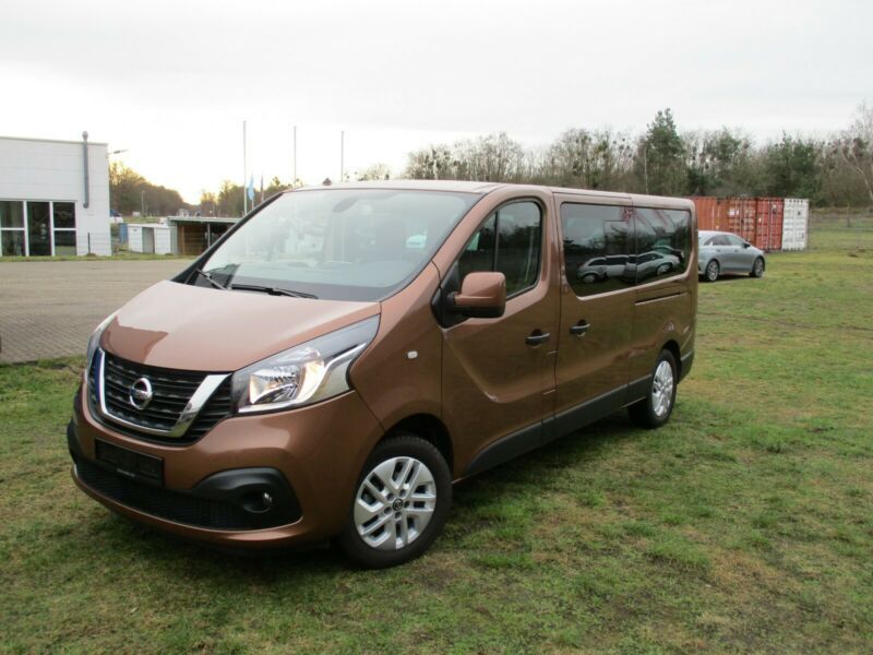 Nissan NV Passenger • 2019 • 54,500 km 1