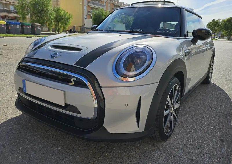 MINI Cooper • 2022 • 24,000 km 1