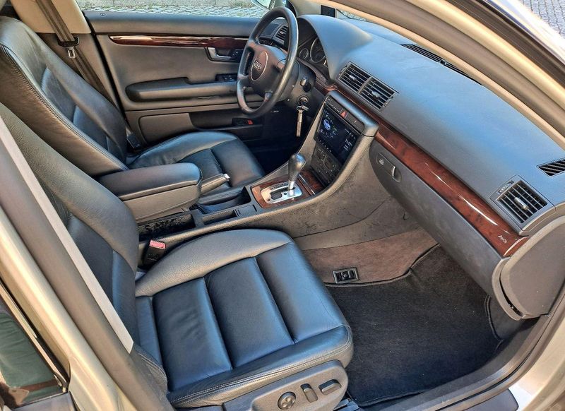 Audi A4 • 2003 • 190,000 km 3