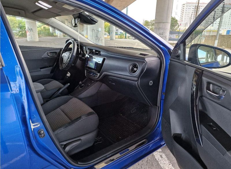 Toyota Auris • 2018 • 30,000 km 3