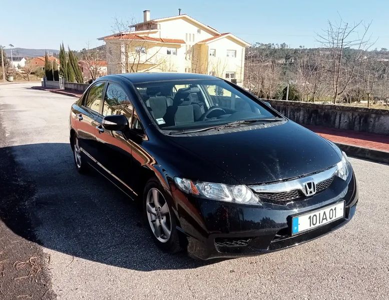 Honda Civic • 2009 • 102,000 km 1