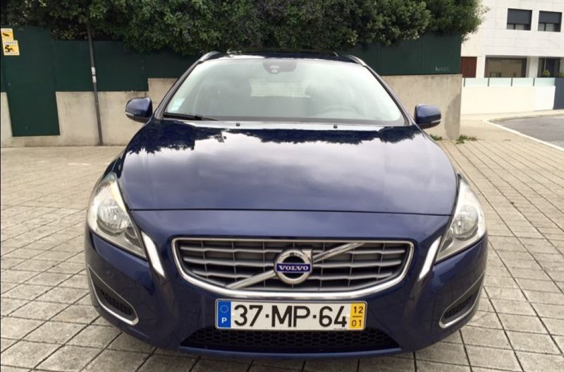 Volvo V60 • 2012 • 220,000 km 1