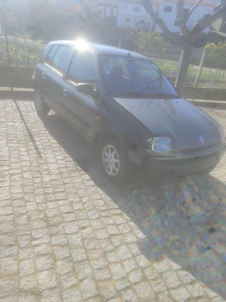 Renault Clio • 1999 • 111,111 km 1