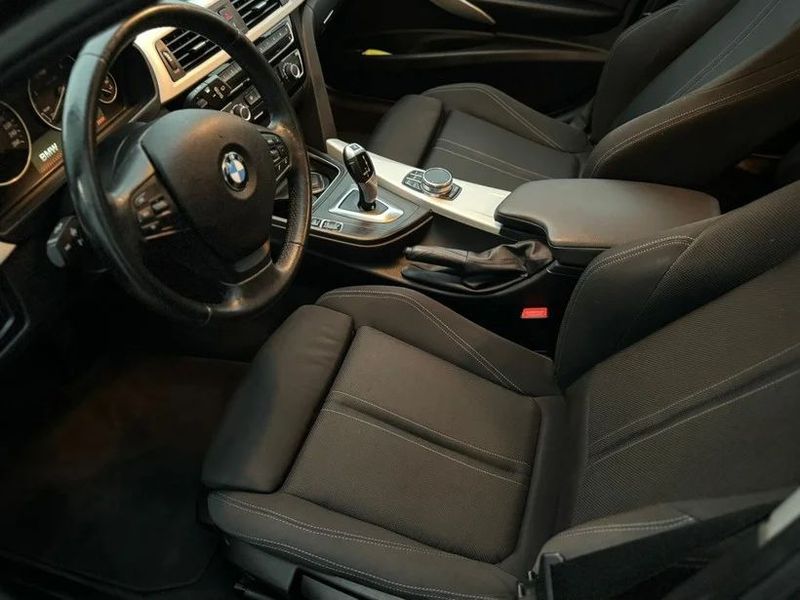 BMW 3 Series • 2017 • 174,000 km 6