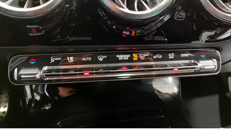 Mercedes-Benz 200 D • 2020 • 59,579 km 8