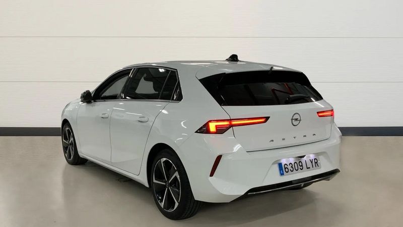 Opel Astra • 2022 • 54,700 km 3