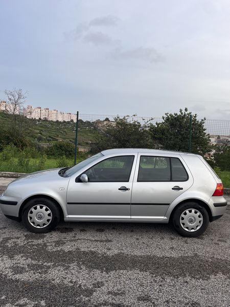 Volkswagen Golf • 2001 • 192,000 km 2