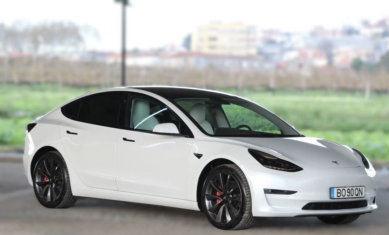 Tesla Model 3 • 2019 • 129,000 km 5