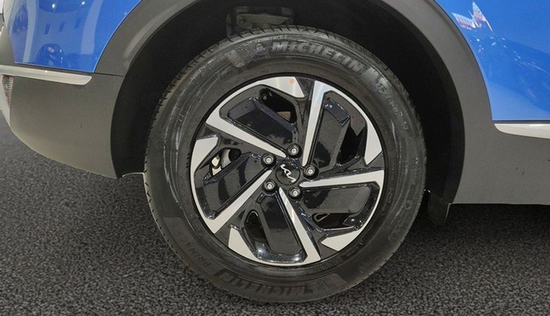 Kia Sportage • 2024 • 27,364 km 12