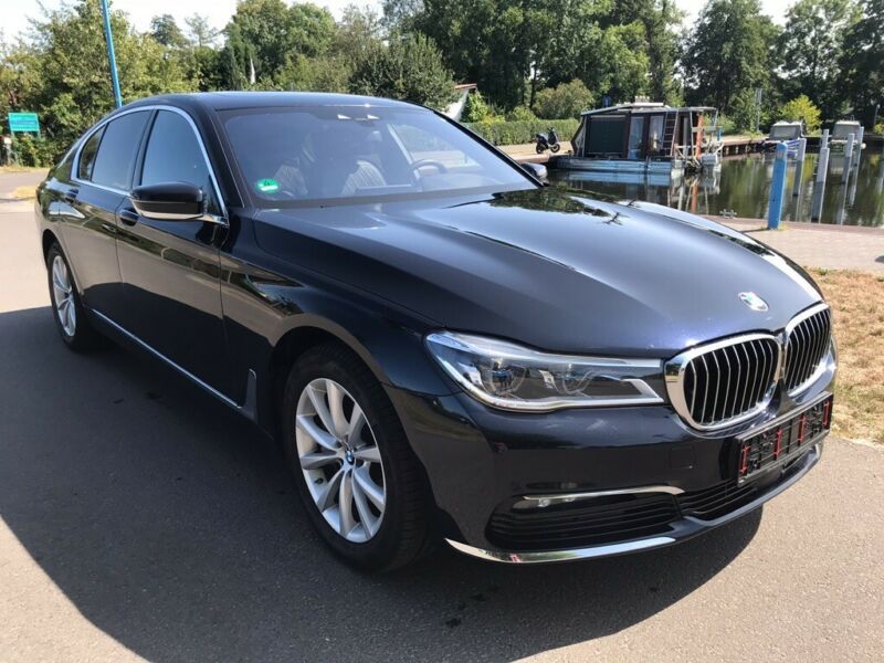 BMW 7 • 2016 • 80,786 km 1