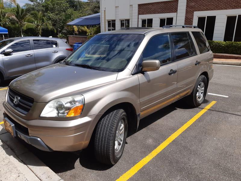 Honda Pilot • 2005 • 100,000 km 4