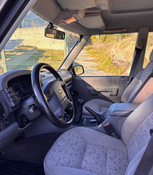 Land Rover Discovery • 2000 • 196,000 km 11
