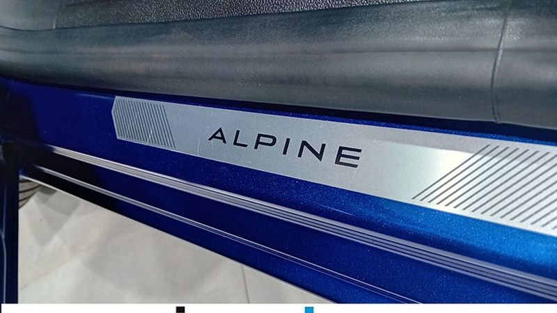 Renault Clio • 2023 • 10,831 km 7