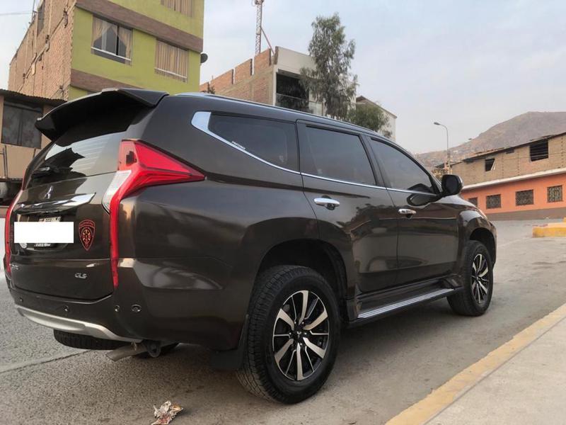 Mitsubishi Pajero Sport • 2018 • 25,000 km 3
