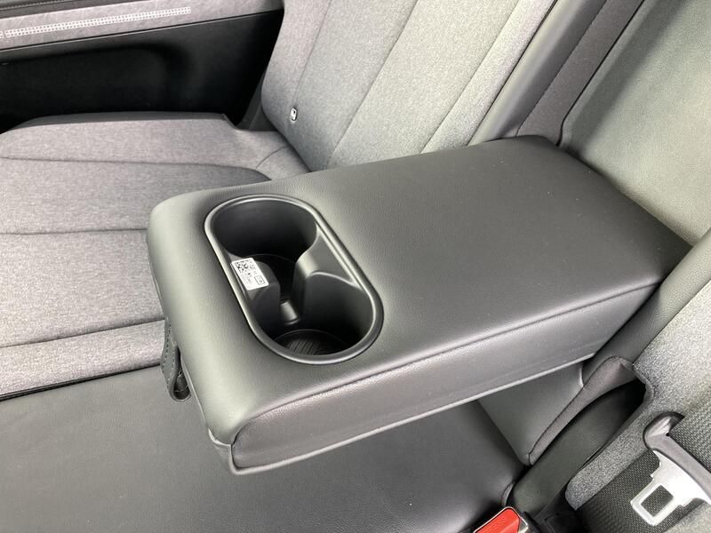 Hyundai Ioniq Electric • 2023 • 15,364 km 20