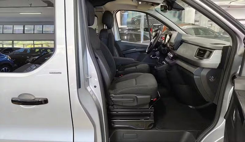 Renault Thalia • 2023 • 37,000 km 10