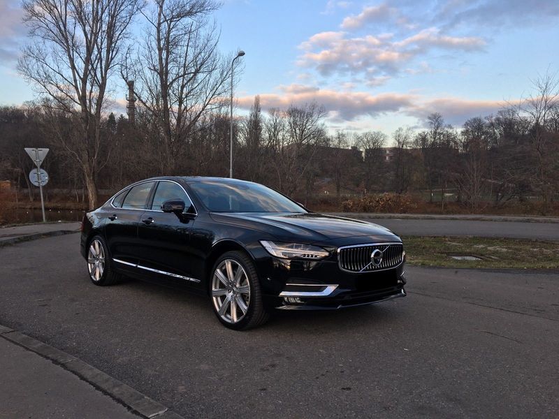 Volvo S90 • 2016 • 155,000 km 10