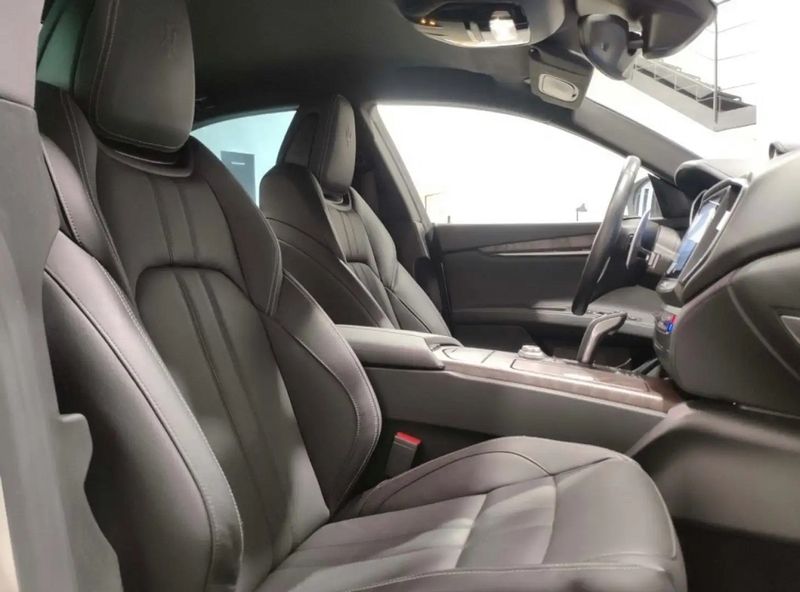 Maserati Ghibli • 2019 • 38,500 km 13