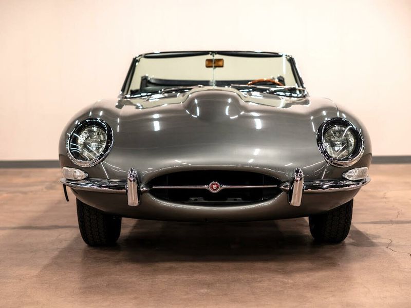 Jaguar E-PACE • 1967 • 42,690 km 7