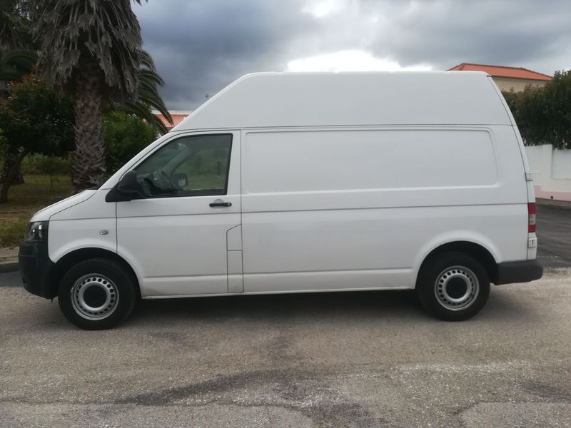 Volkswagen T5 Transporter Shuttle • 2015 • 168,531 km 2