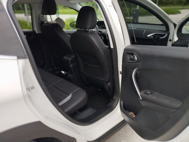 Peugeot 2008 • 2018 • 93,500 km 8