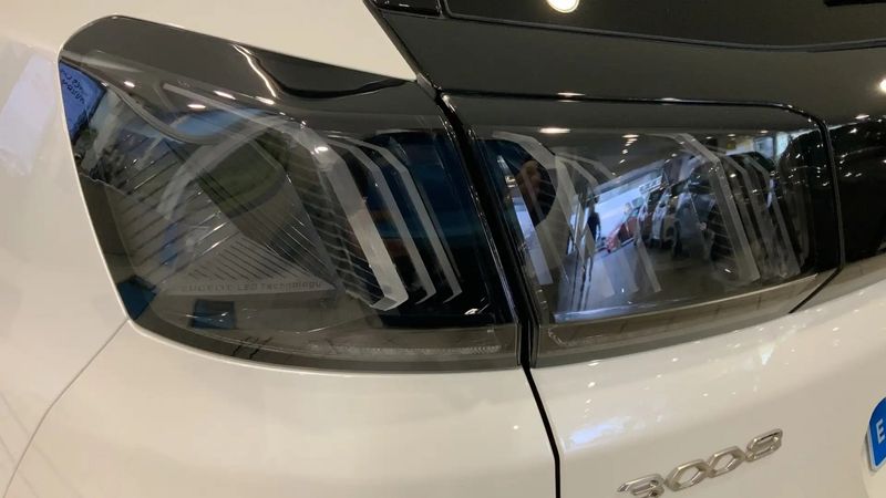 Peugeot 3008 • 2023 • 5,200 km 12