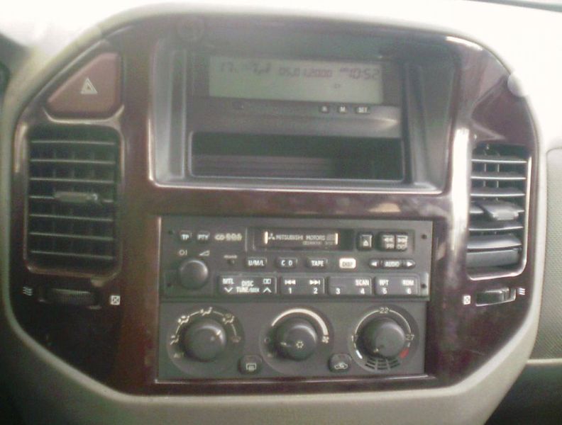 Mitsubishi Pajero • 2000 • 180,000 km 4