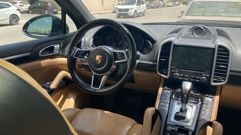 Porsche Cayenne • 2017 • 153,000 km 2