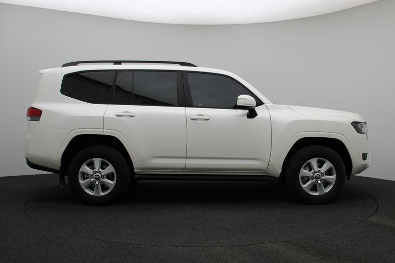 Toyota Land Cruiser • 2022 • 30,884 km 4