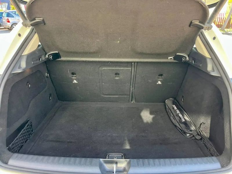 Mercedes-Benz GLA • 2019 • 118,000 km 9