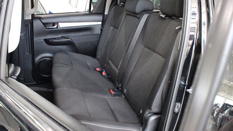 Toyota Hilux • 2023 • 12,960 km 6