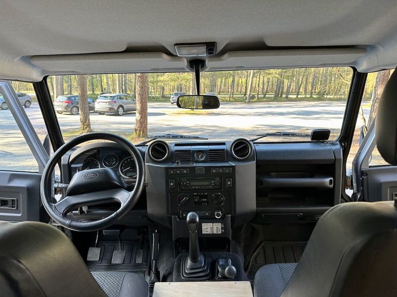 Land Rover Defender • 2012 • 126,919 km 1
