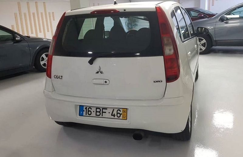 Mitsubishi Colt • 2006 • 200,000 km 3