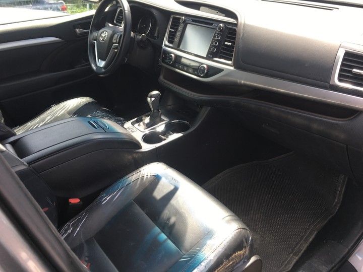 Toyota Highlander • 2017 • 3 km 3