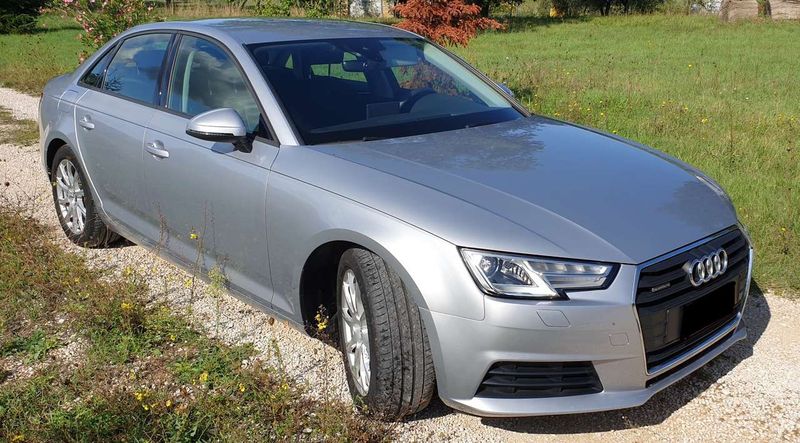 Audi A4 • 2016 • 152,000 km 1