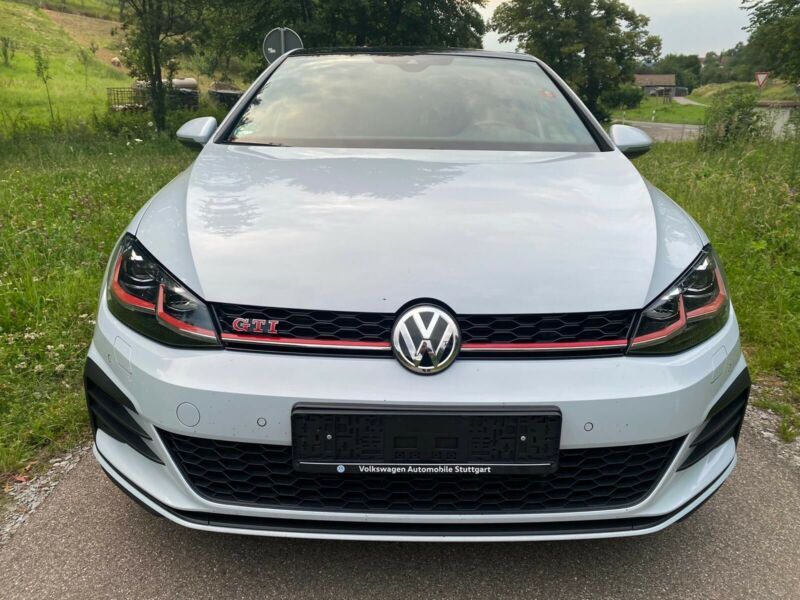 Volkswagen Golf • 2017 • 81,000 km 5