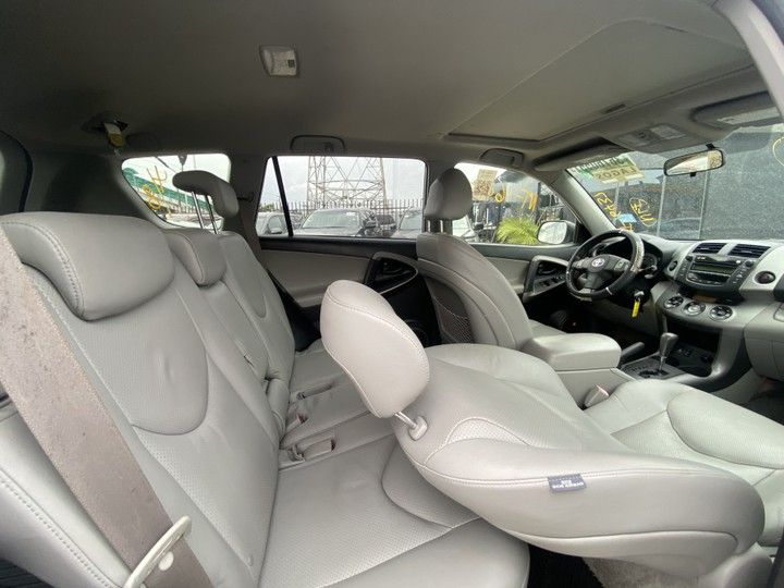 Toyota RAV4 • 2010 • 34 km 3