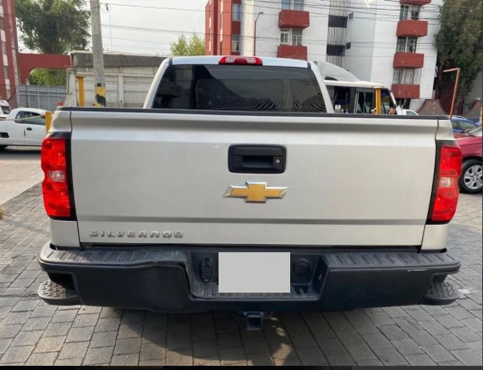 Chevrolet Silverado • 2017 • 104,199 km 6