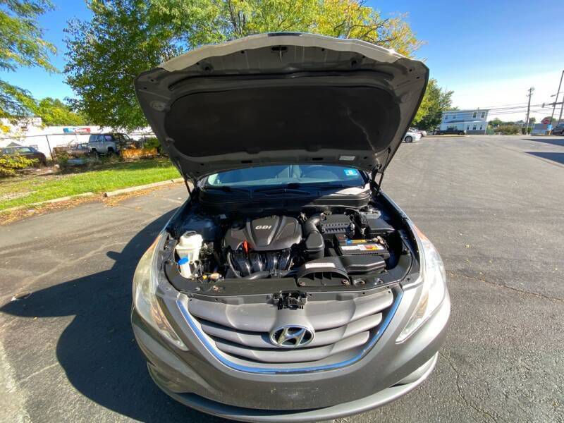 Hyundai Sonata • 2011 • 75,315 mi 2