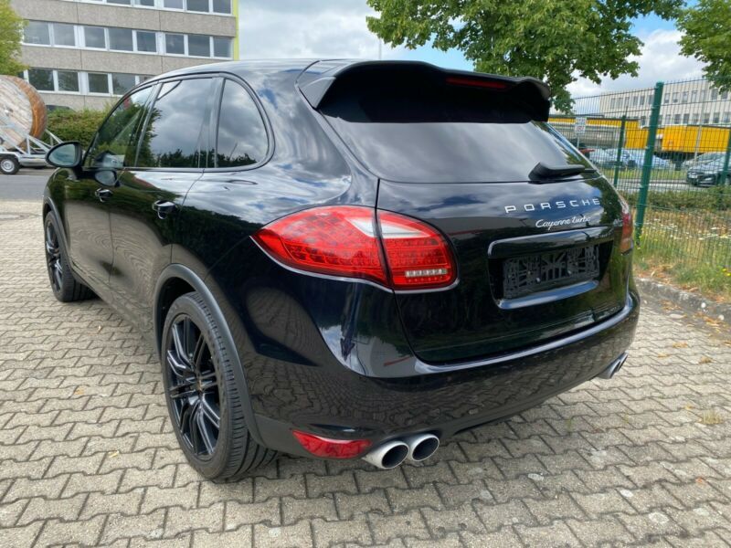 Porsche Cayenne • 2010 • 98,000 km 3