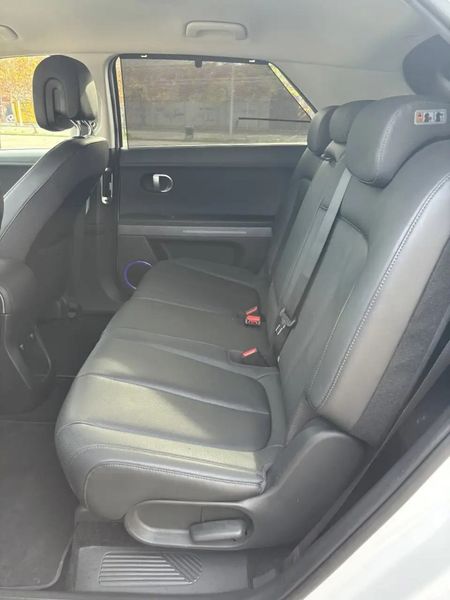 Hyundai Ioniq Electric • 2022 • 71,000 km 3